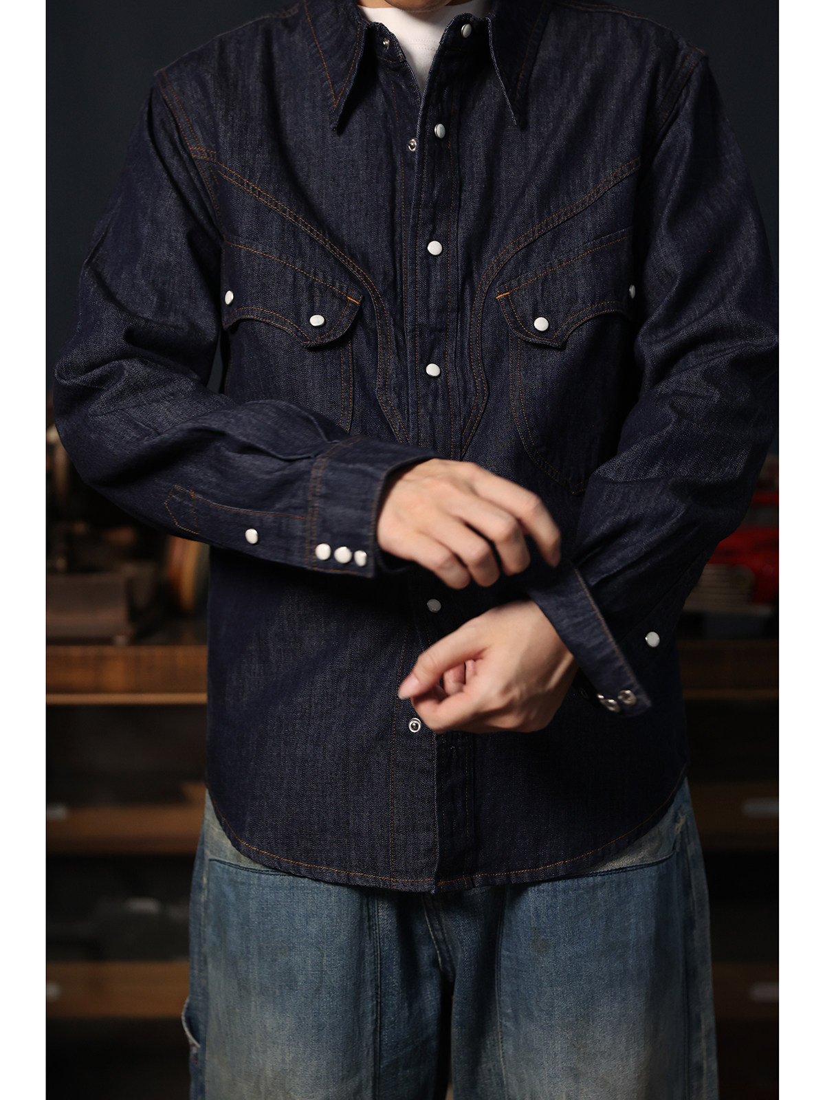 Mens Western Denim Pearl Snap Shirt - Camisa Vaquera Estilo Western con Botones
